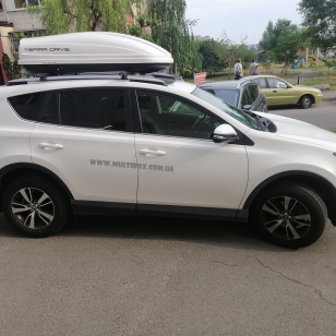 Автомобильный бокс Terra Drive 440 белый глянцевый, двухсторонний на Toyota Rav 4