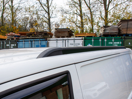 Интегрированные черные рейлинги на крышу Volkswagen Transporter T5 / T6 - фото 10