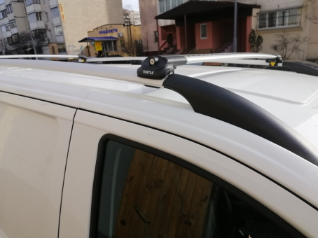 Багажник на рейлінг Turtle Air 1 Mercedes Vito /Viano 639/447 - сріблястий - фото 5