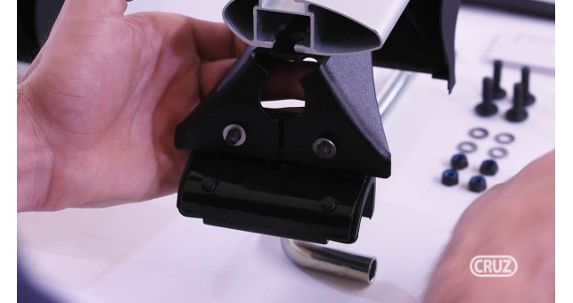 Багажник на интегрированные рейлинги Cruz S-Fix - фото 1