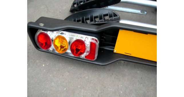 Велосипедное крепление на фаркоп Peruzzo Siena 3 (без функции наклона) - фото 1