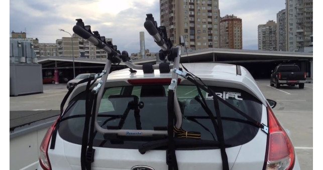 Крепление на задней двери автомобиля Peruzzo Verona Alu - фото 2